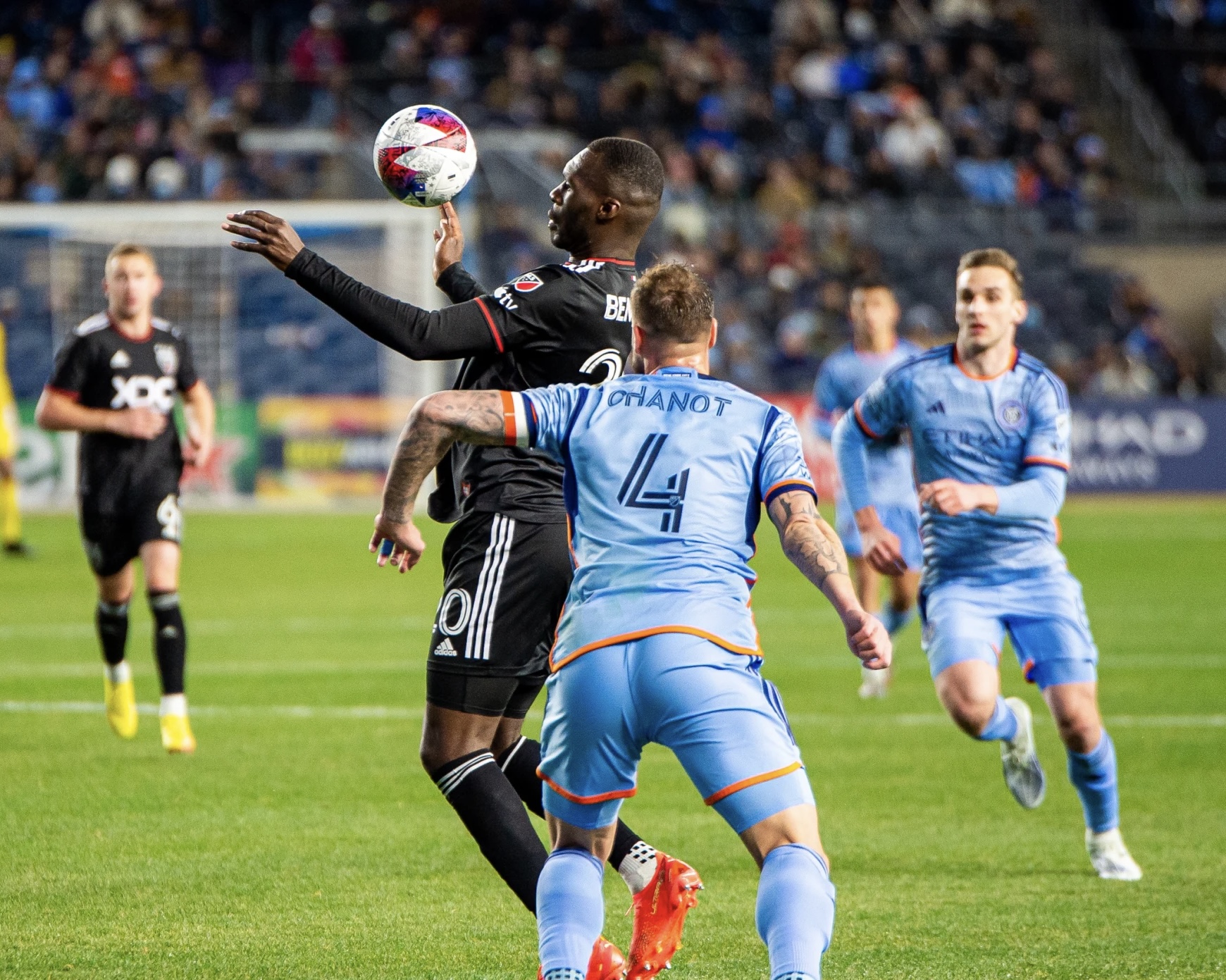 Lee más sobre el artículo New York City FC fue un vendaval y golpeó sin misericordia al DC United 3-2