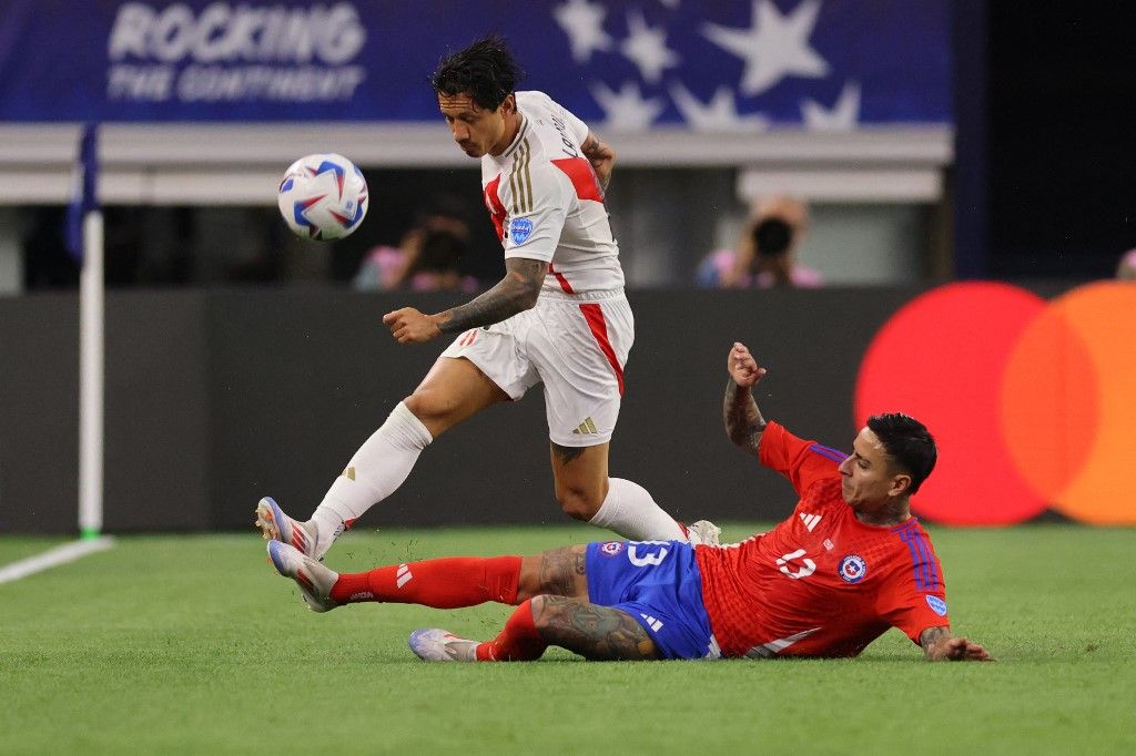 Lee más sobre el artículo Perú le sacó un punto de oro a Chile en el Grupo A, 0-0 