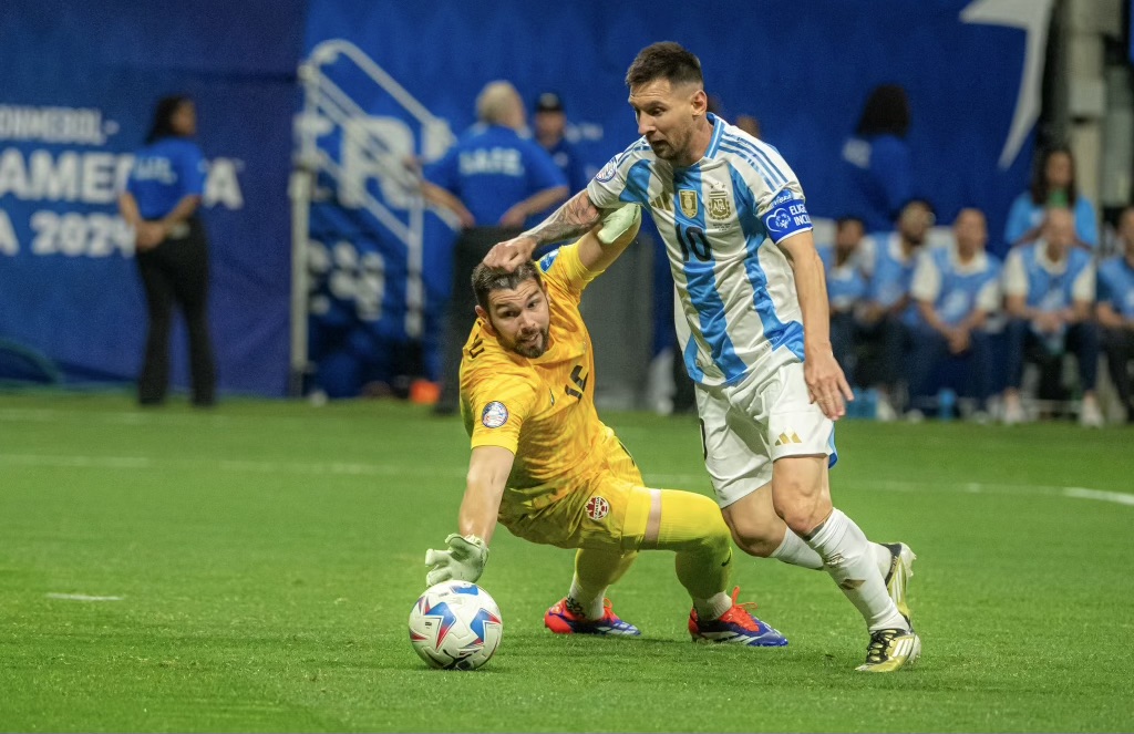Lee más sobre el artículo El equipo sensación de la Copa América 2024 Argentina imparable, 2-0