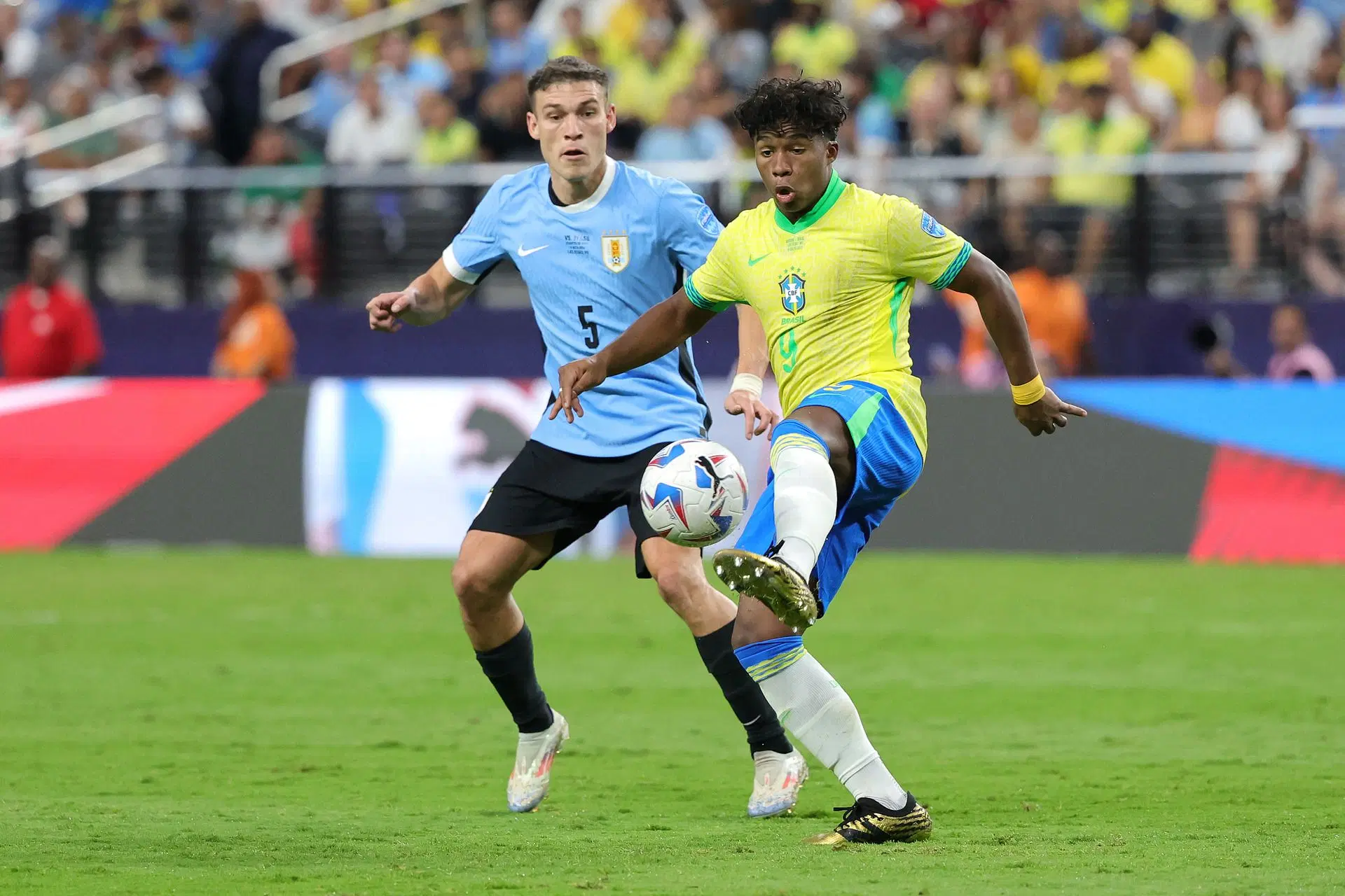 Lee más sobre el artículo ‘La Celeste’ se impone por penales a Brasil y está en semifinales, 4-2