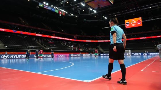 Lee más sobre el artículo El fútbol mundial, representado en la lista de árbitros de la Copa Mundial de Futsal de la FIFA 2024™