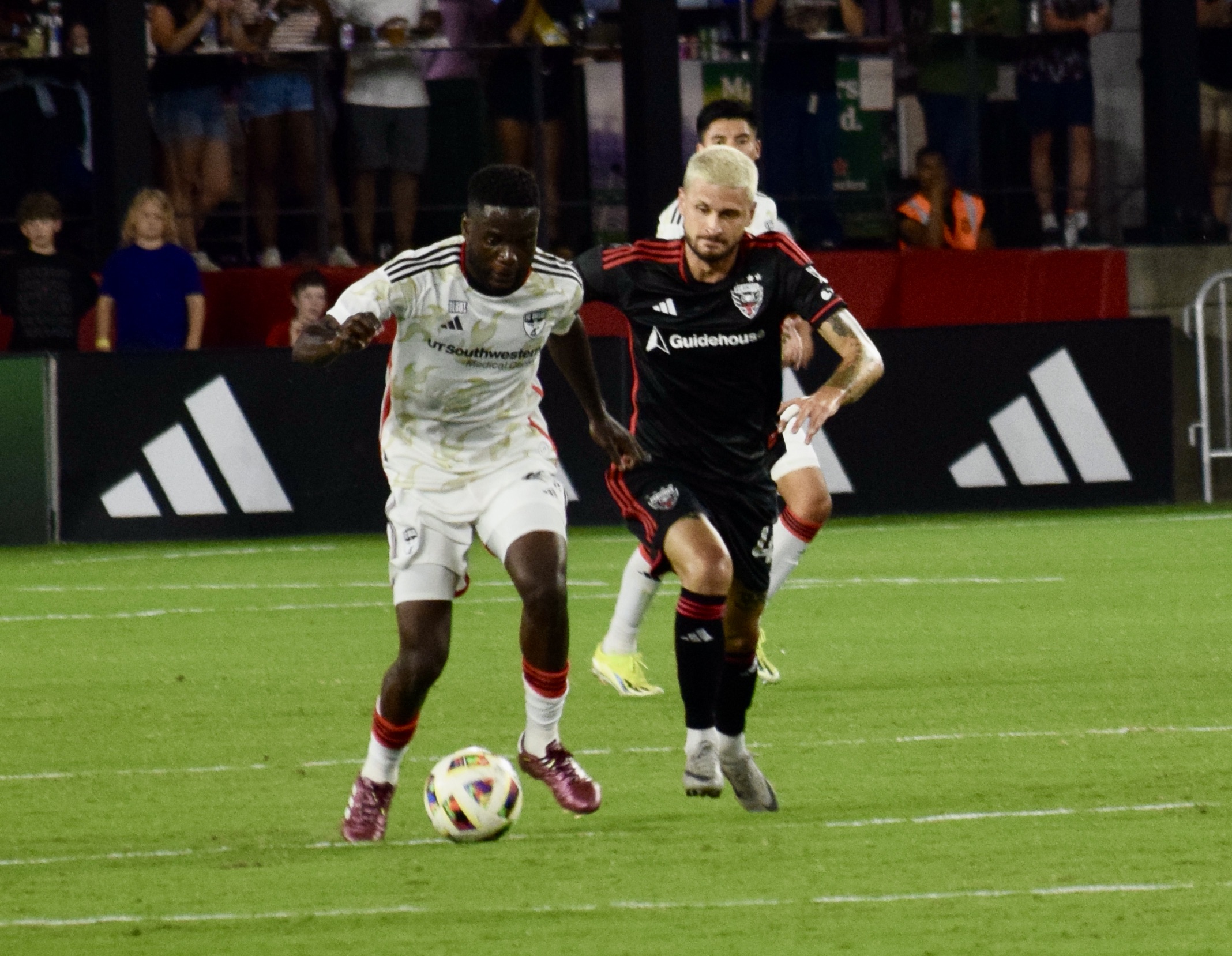 Lee más sobre el artículo Una estampida paso por la capital: FC Dallas, 4-3