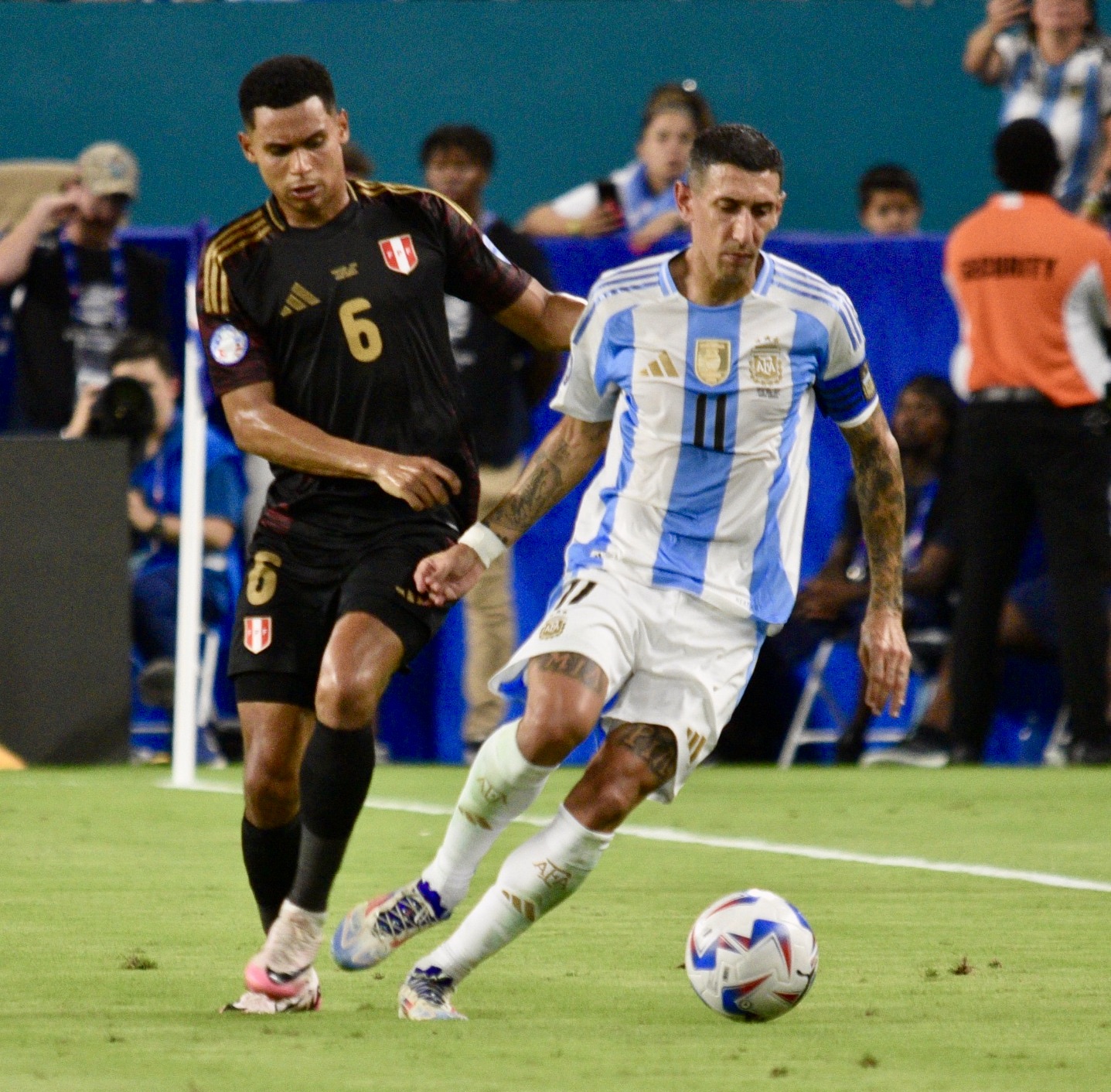 Lee más sobre el artículo CONMEBOL reconoce la trayectoria de tres leyendas del fútbol sudamericano