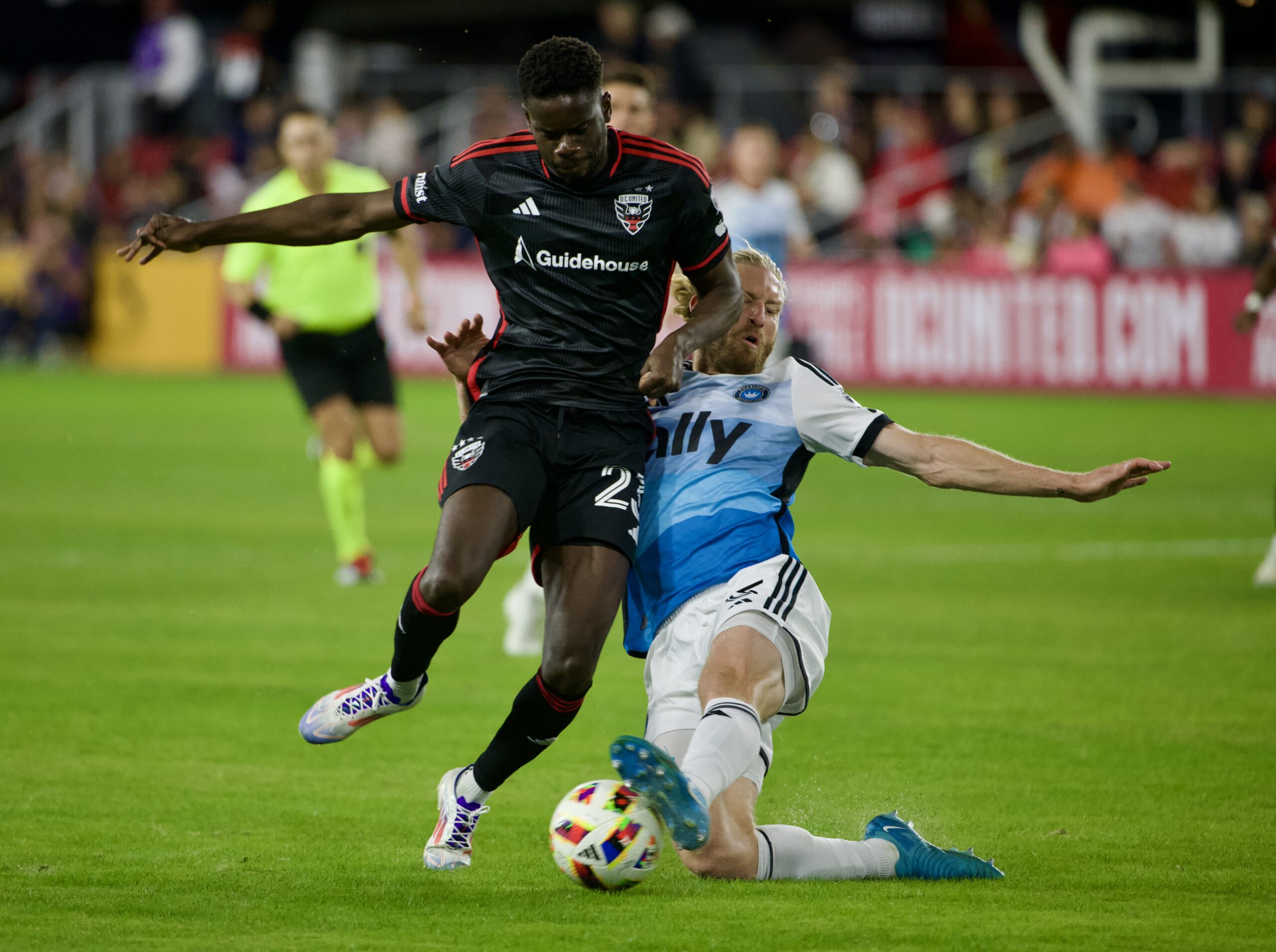 Lee más sobre el artículo Decepcionante, Charlotte FC noqueó al DC United con tres impactos paralizantes, 3-0