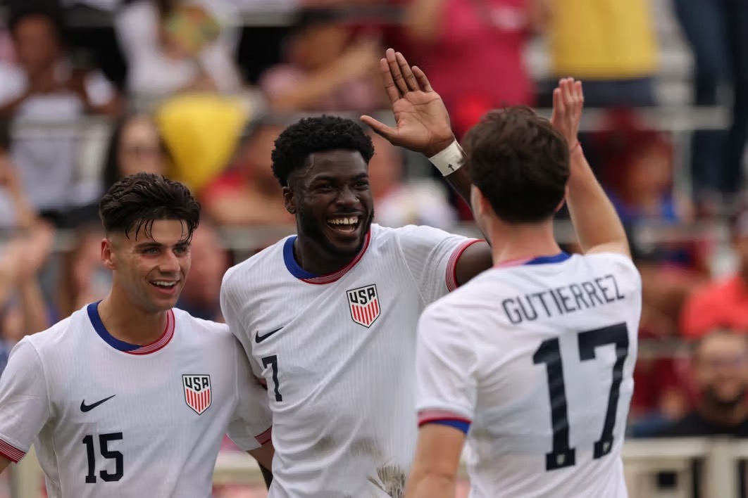 Lee más sobre el artículo La selección de Estados Unidos abre su calendario de 2025 con una victoria amistosa ante Venezuela, 3-1