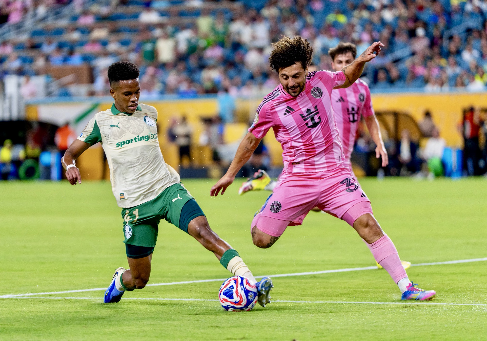 Lee más sobre el artículo SE Palmeiras y Inter Miami FC se repartieron los honores en un empate con sabor a clasificación, 2-2 