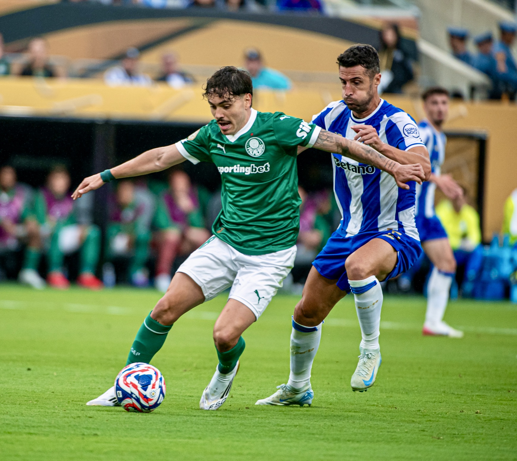 Lee más sobre el artículo El Grupo A arrancan con empates discretos: SE Palmeiras y FC Porto terminaron blanqueados en su debut, 0-0