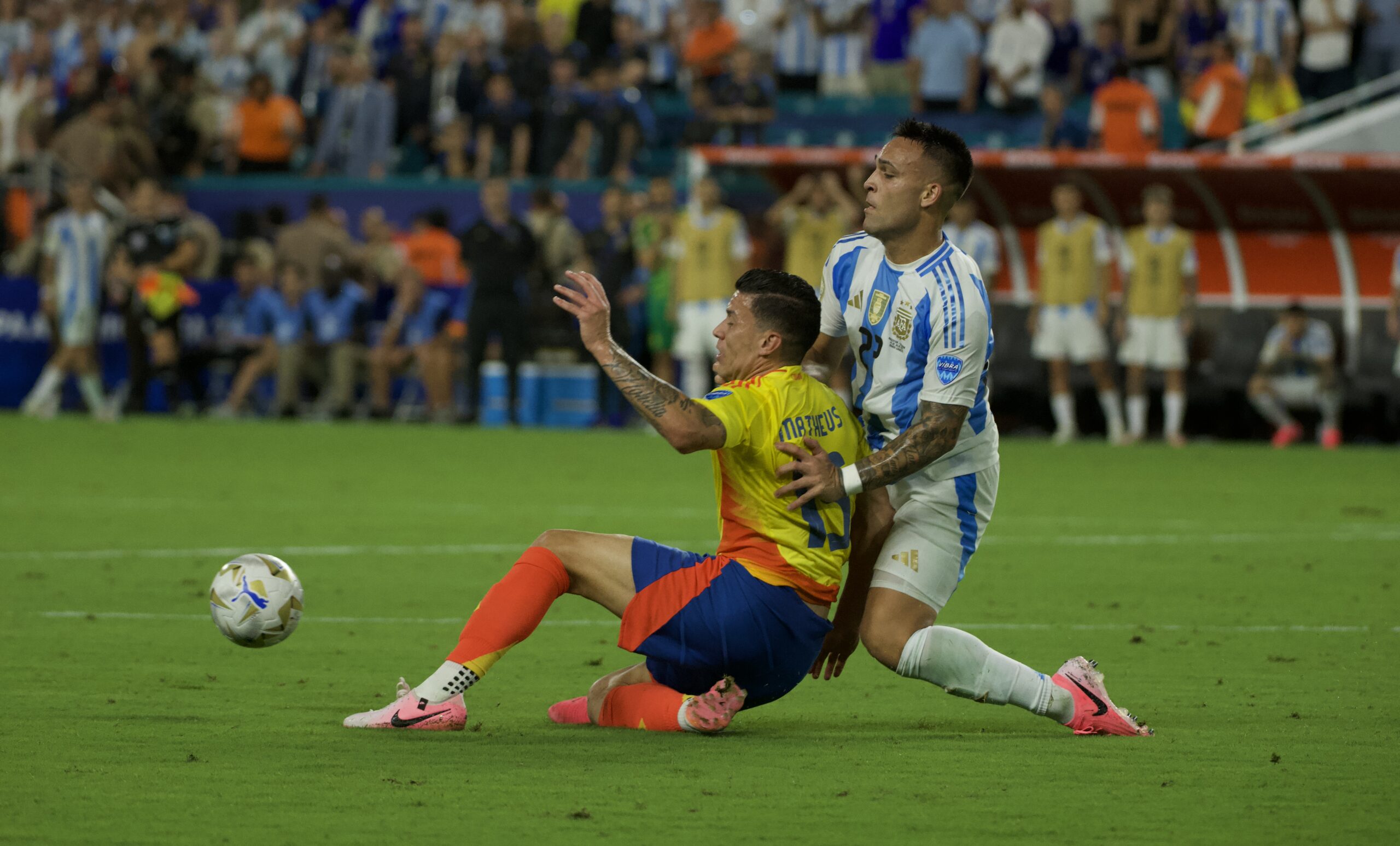 Lee más sobre el artículo Argentina y Colombia se repartieron los puntos en Buenos Aires, 1-1