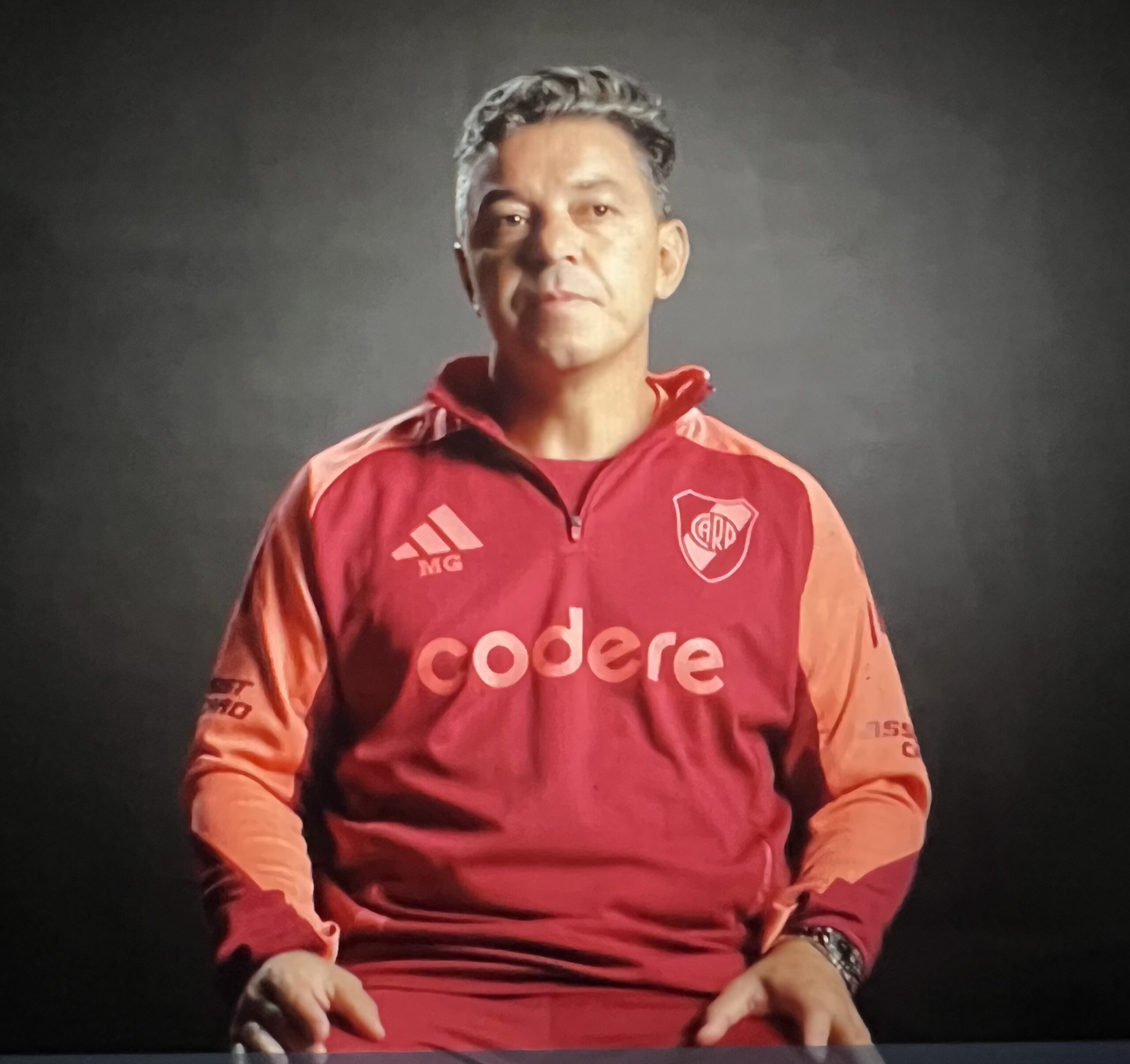 Lee más sobre el artículo Entrenador del CA River Plate, Marcelo Gallardo, habla sobre el desarrollo del fútbol en el país a 9 días del pitazo inicial