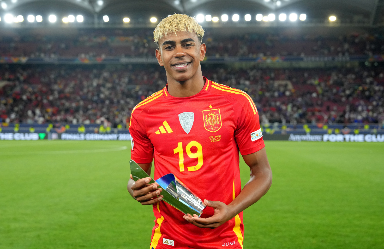 Lee más sobre el artículo El chaval Lamine Yamal jugador del partido: Liga de Naciones de la UEFA