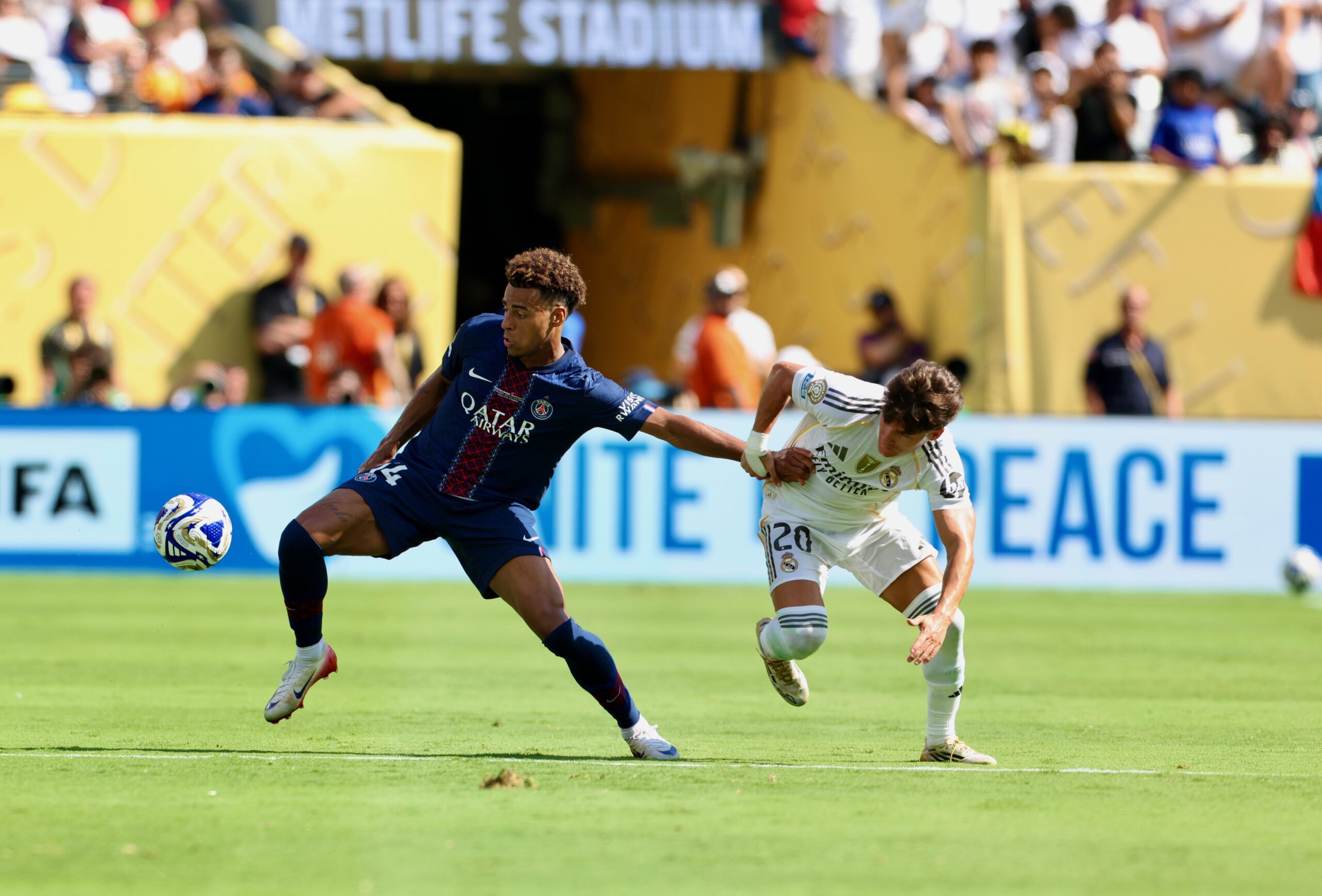 Lee más sobre el artículo Paris Saint-Germain humilló al ‘Rey’ de copas Real Madrid, 4-0