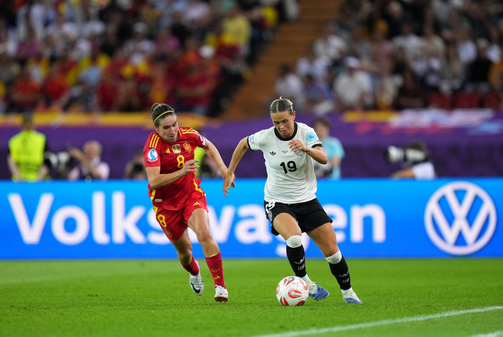 Lee más sobre el artículo Aitana Bonmatí en la prórroga lleva a España a la final de la Eurocopa Femenina 2025, 1-0