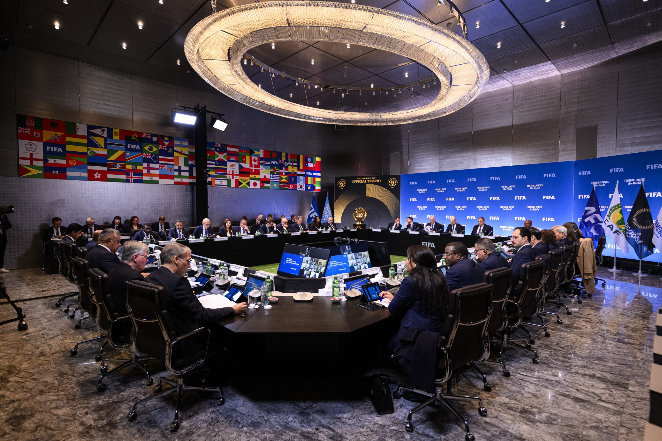 Lee más sobre el artículo El Consejo de la FIFA llama a la paz y toma decisiones clave sobre la gobernanza del fútbol