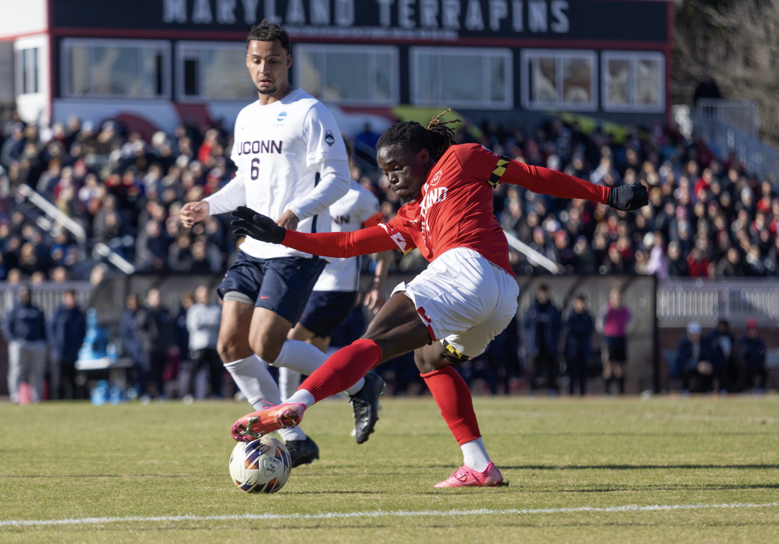 Lee más sobre el artículo El N° 4 Los ‘Terps’ derrota al N° 13 Uconn y avanza a los cuartos de final de la NCAA, 3-0