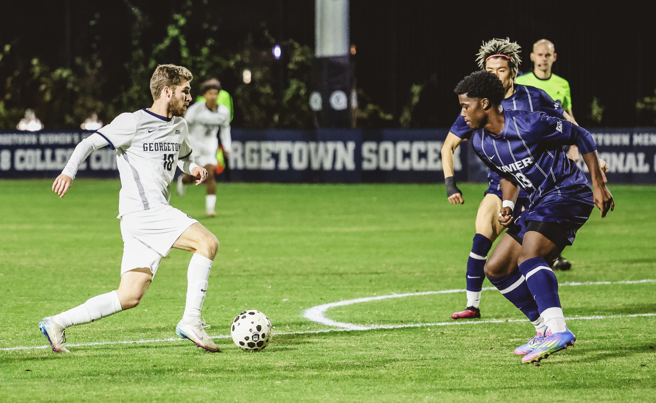 Lee más sobre el artículo Georgetown derrota a Xavier Musketeers y se corona campeón de la División Este de la BIG EAST, 3-0