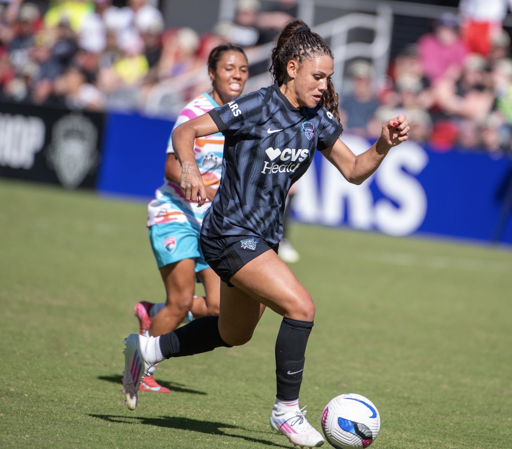 Lee más sobre el artículo Washington Spirit y Star Trinity Rodman acuerdan un nuevo contrato histórico