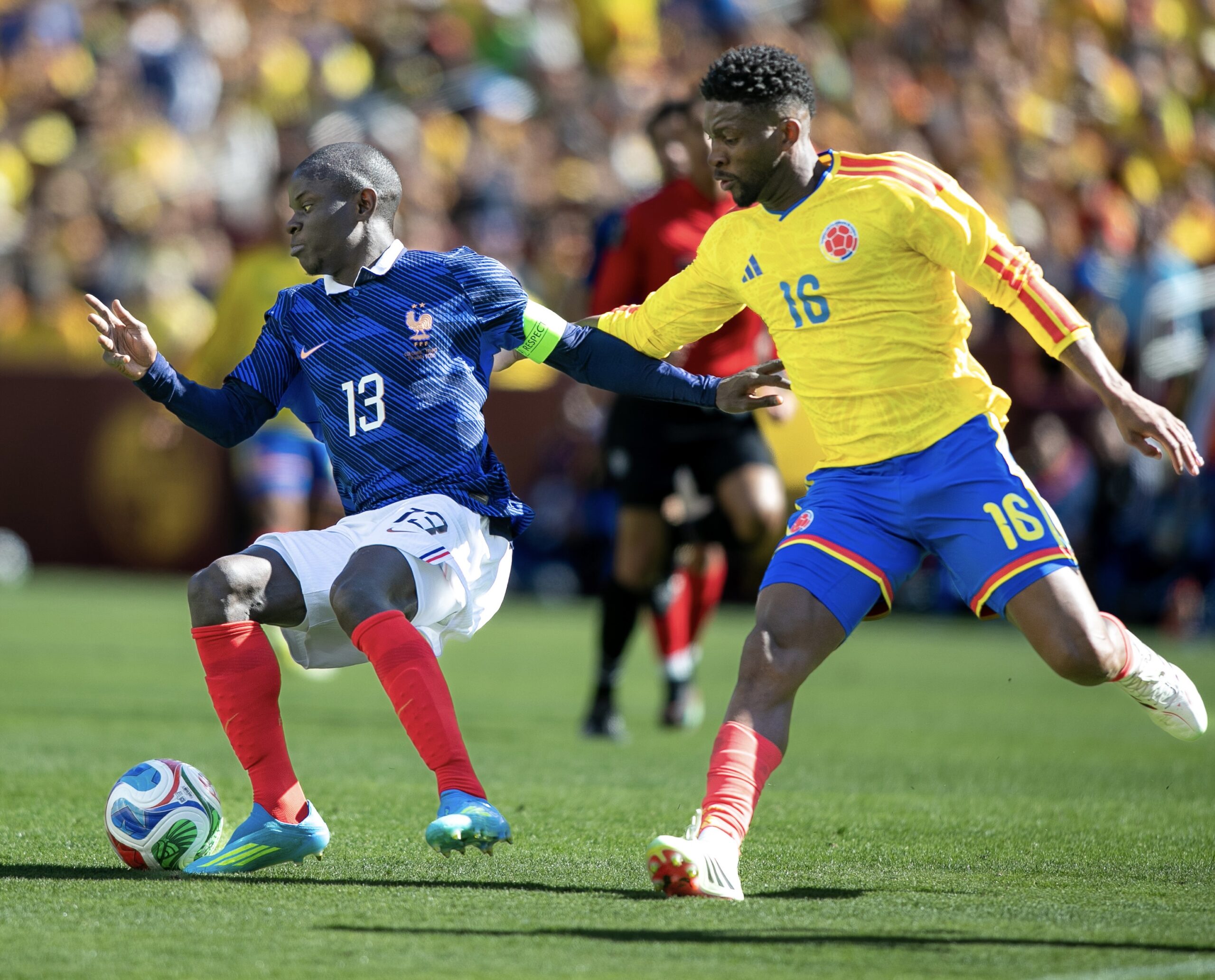 Lee más sobre el artículo Con doblete mágico de Desiré Doué, Francia conquisto la capital, 3-1