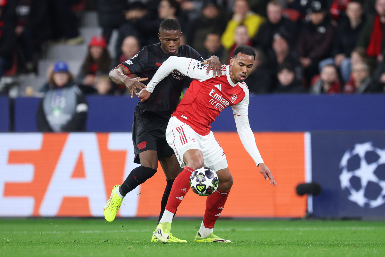 Lee más sobre el artículo Un viejo conocido amarga la fiesta al Leverkusen: Havertz rescata un empate para el Arsenal, 1-1