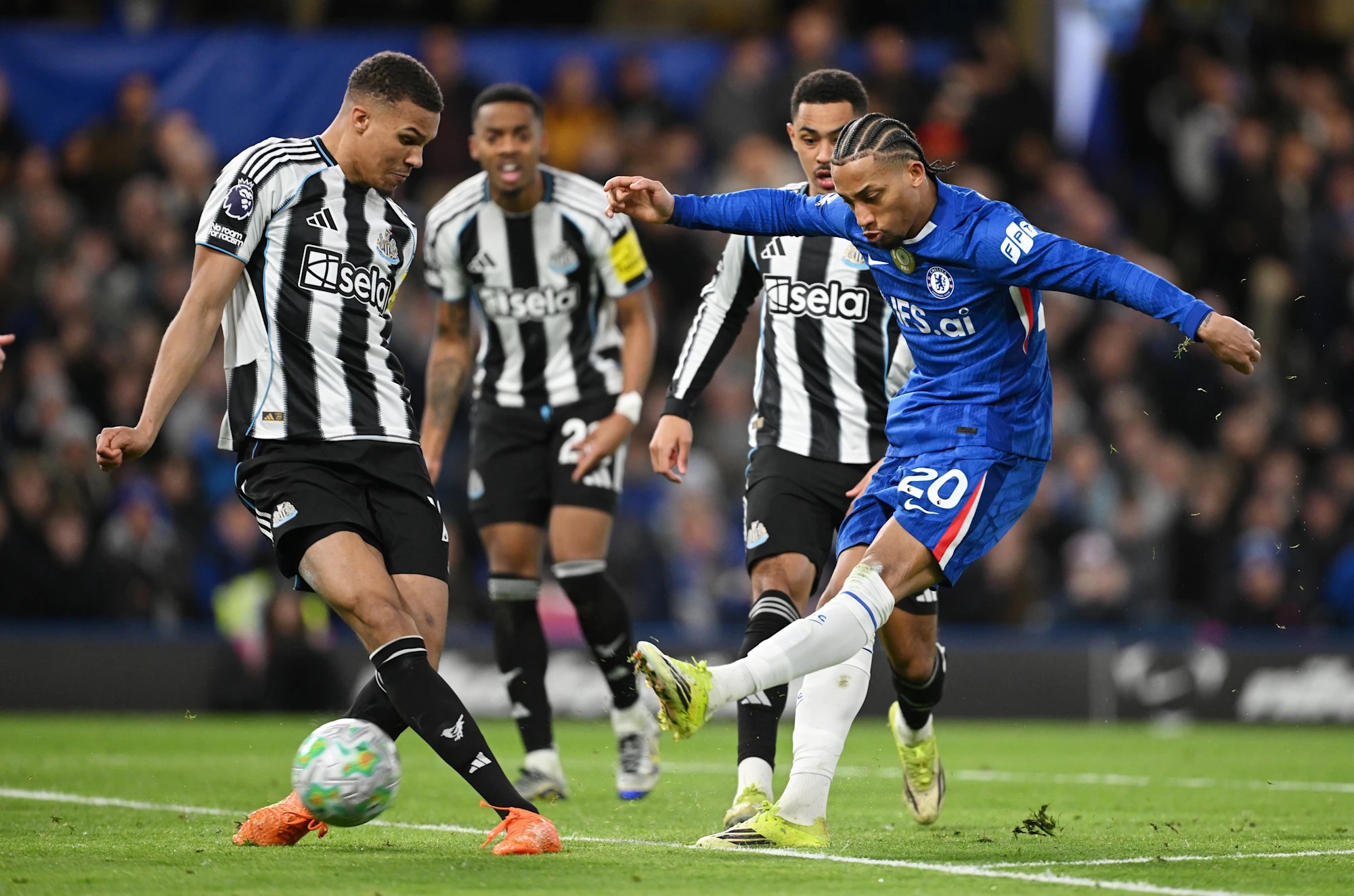 Lee más sobre el artículo Chelsea tropieza en casa: Newcastle United se lleva un triunfo histórico en Stamford Bridge, 1-0
