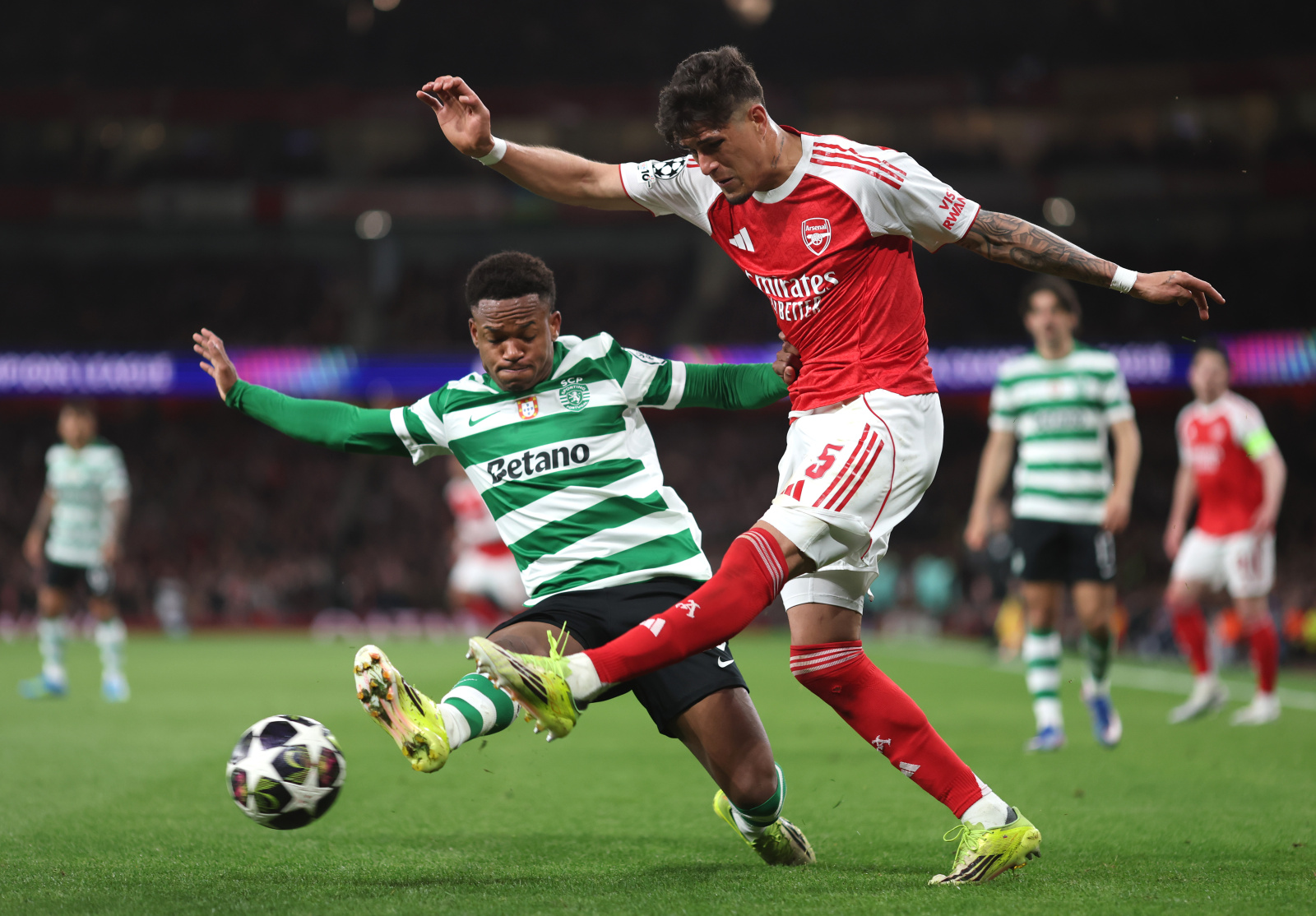 Lee más sobre el artículo El Arsenal sufre, pero avanza a semifinales de la Champions a costa de un Sporting que mereció más, 0-0 (1-0)