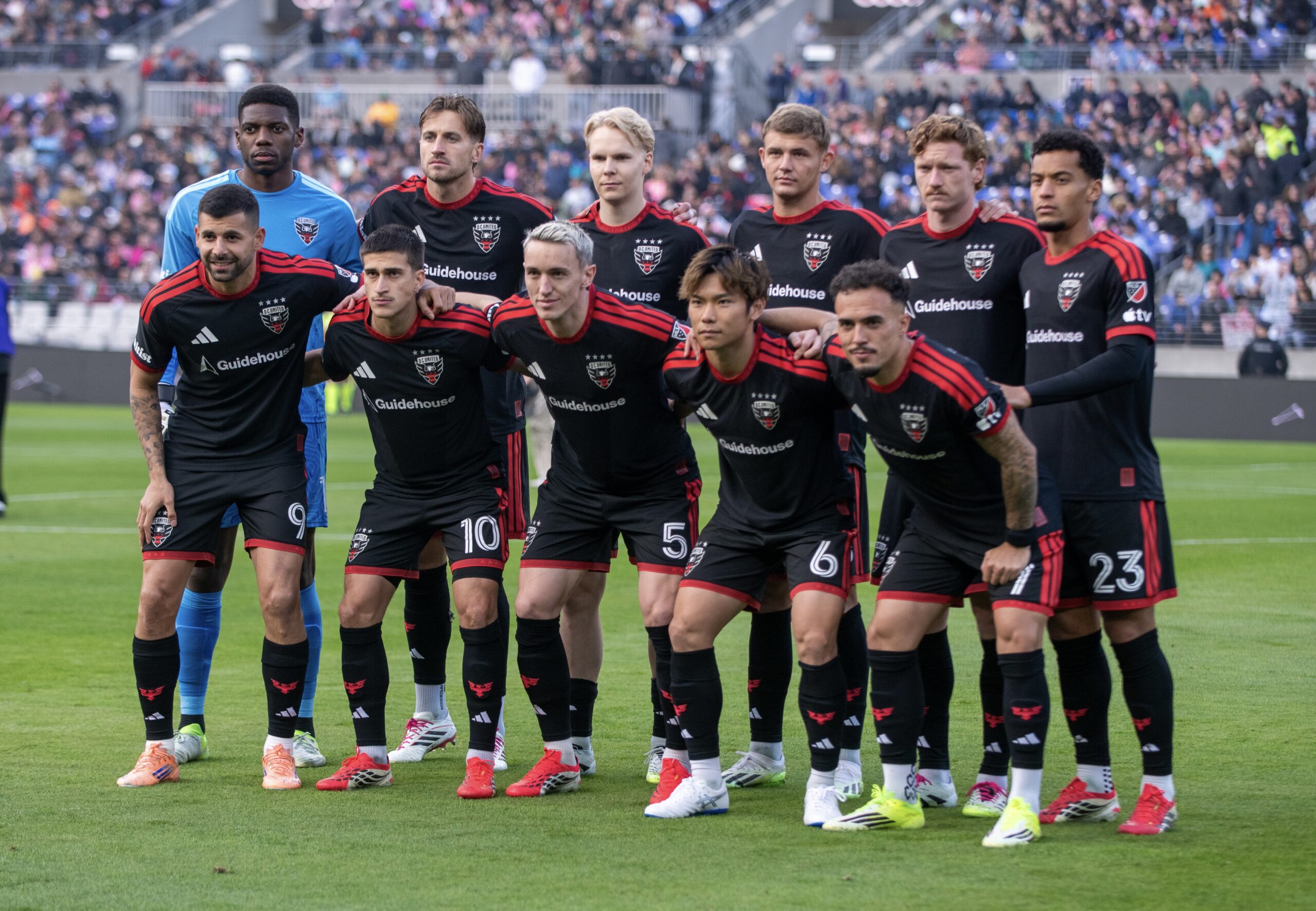 Lee más sobre el artículo Un ocaso sin gloria DC United: ¡fracaso, decepción y una solución para preservar un legado!