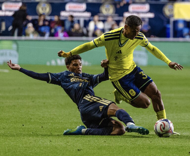 Philadelphia chester #31 andy najar de nashville fighting the ball vs phillly-1-2